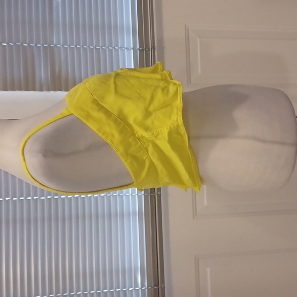 2/$50 Yellow Aritzia Sleeveless Top - Size Small - Picture 2 of 7